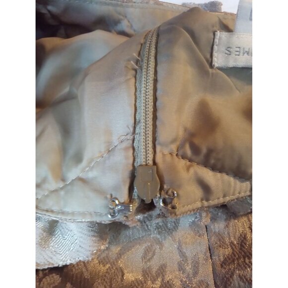 London Times Size 10 Woman Cocktail Dress Knee Length Gold Ruffled Neck - Picture 12 of 15